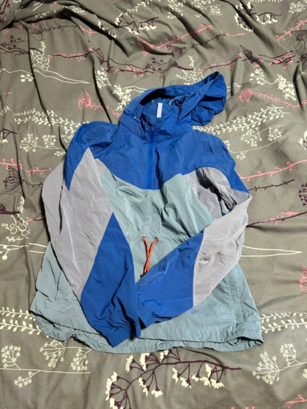 Lululemon Evergreen anorak size 8